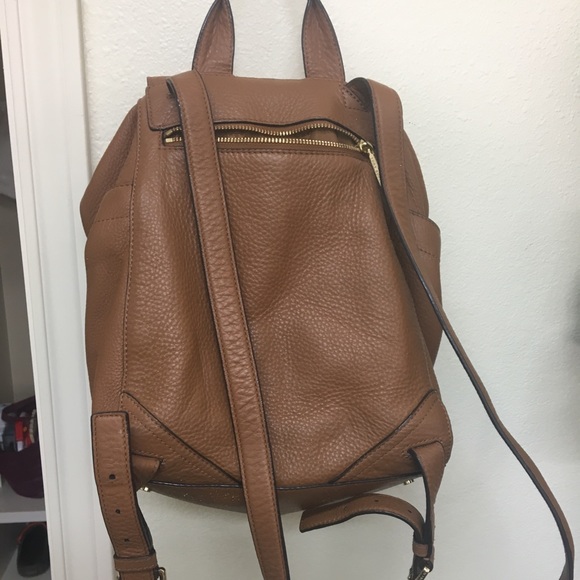 Stacked T Tory Burch backpack 🙌🏻 - Picture 2 of 8